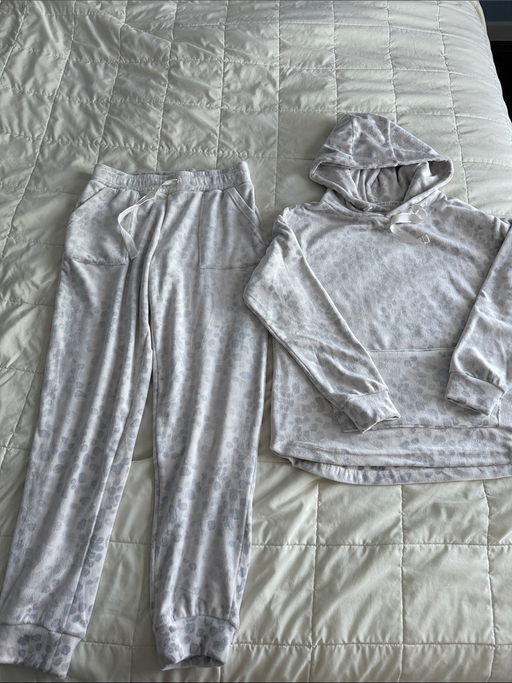 NEW Primark Light Gray Leopard Print Hoodie & Jogger Set